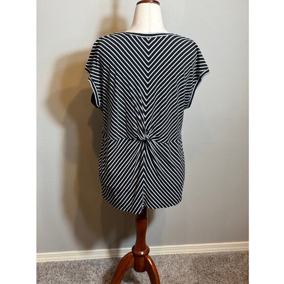 Chico's top black & white striped short sleeve twist detail on back Sz 3 US XL - Picture 5 of 8